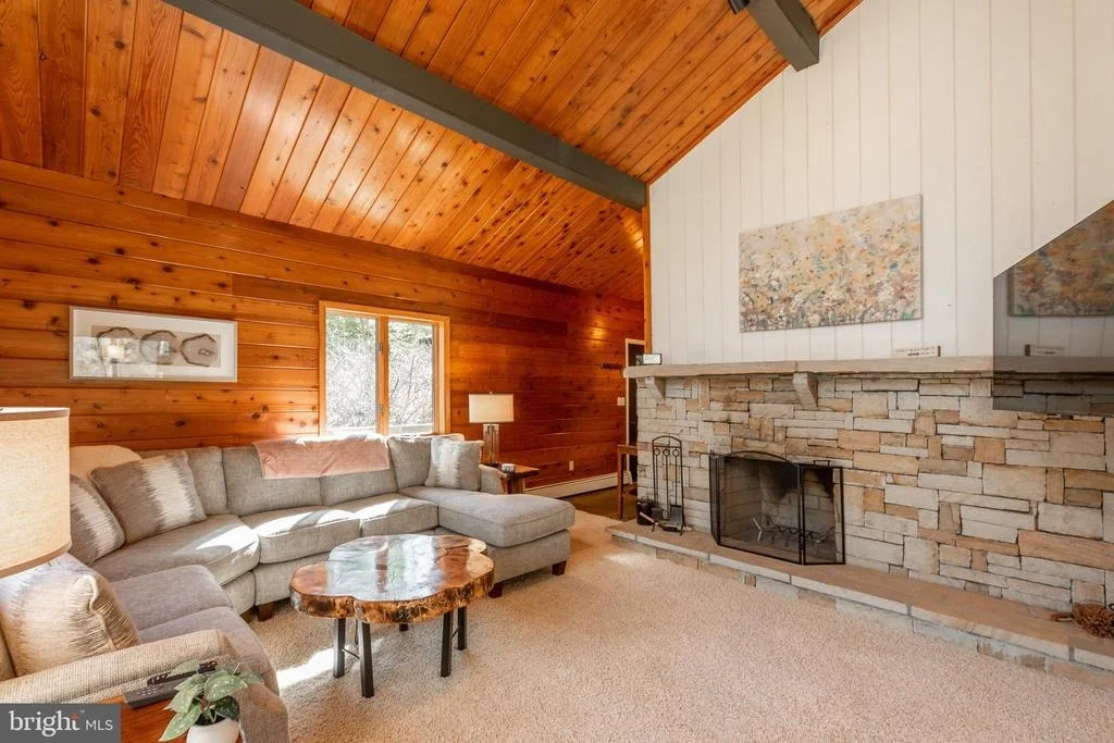 Photo of 106 LODGE CIRCLE
