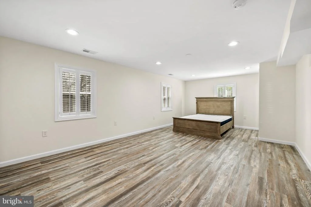 Photo of 406 LEIGHTON AVENUE