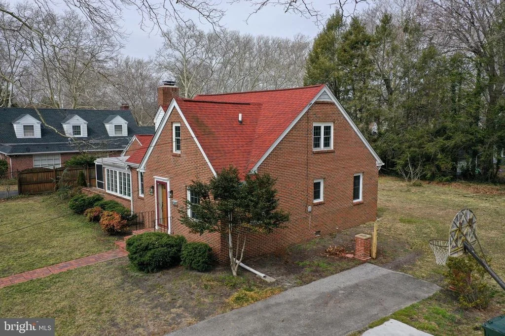 Photo of 227 PINEHURST AVENUE