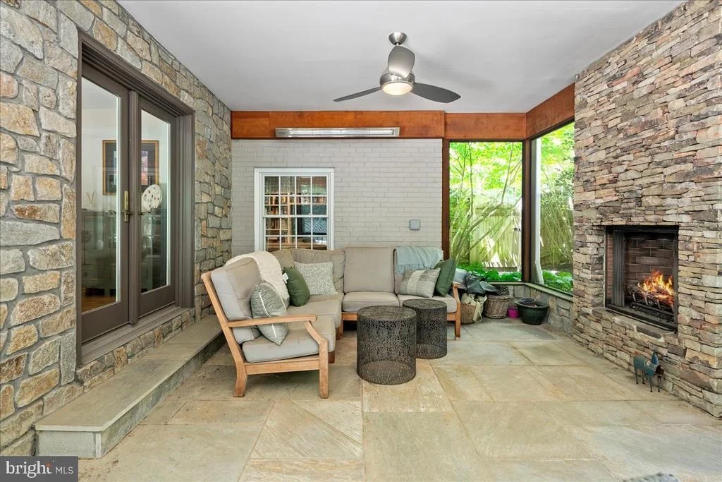 Photo of 6413 KENHOWE DRIVE
