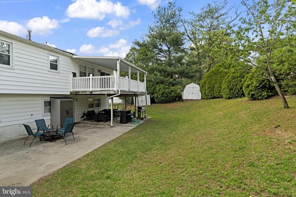 Photo of 111 E HEMMINGS WAY