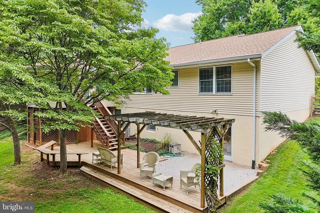 Photo of 24833 SHOWBARN CIRCLE