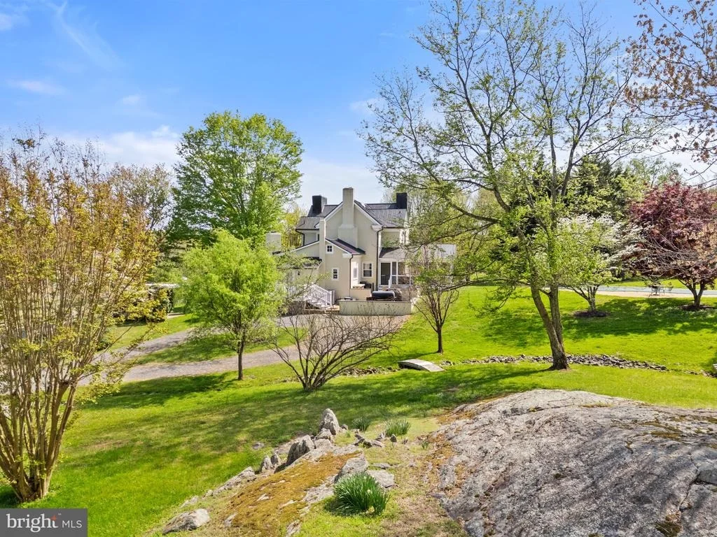 Photo of 6370 & 6378 JOHN BARTON PAYNE ROAD