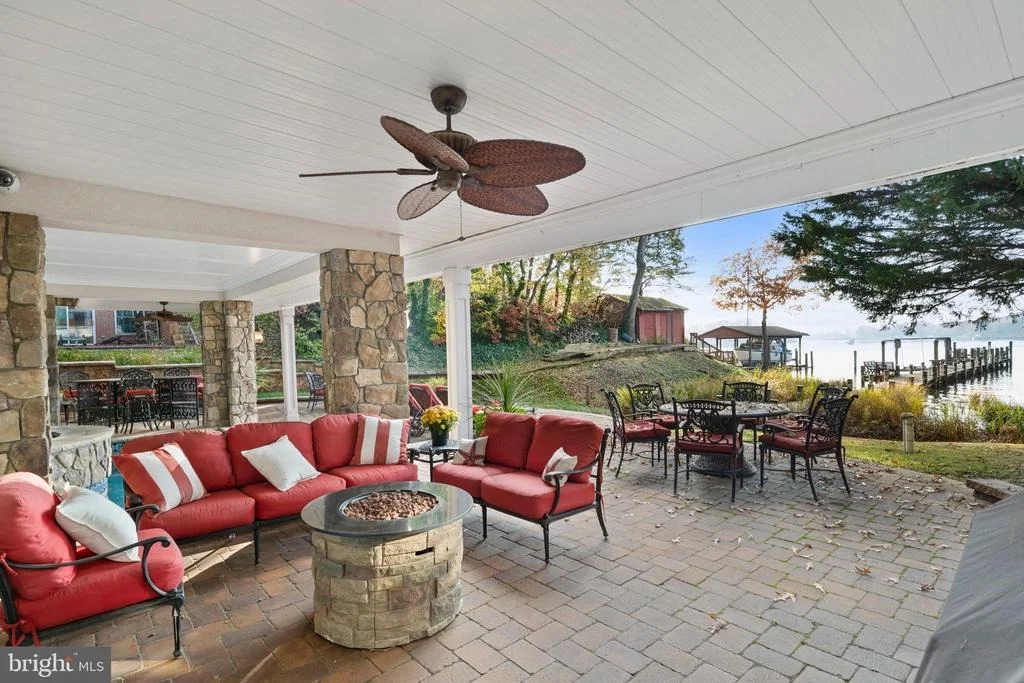 Photo of 206 HARBOR DRIVE