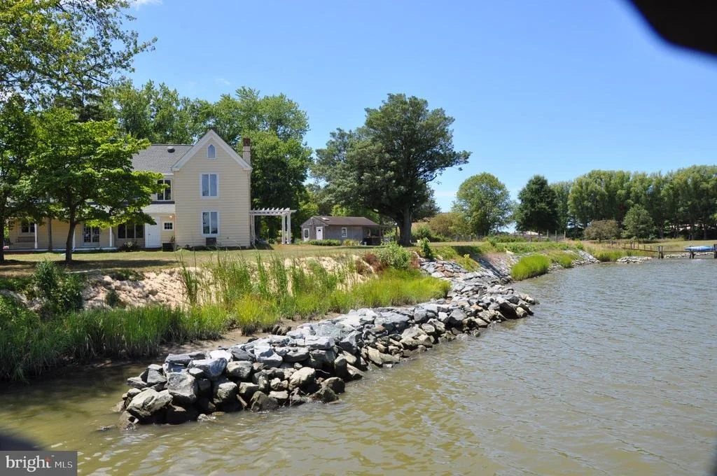 Photo of 2208 HORNS POINT ROAD