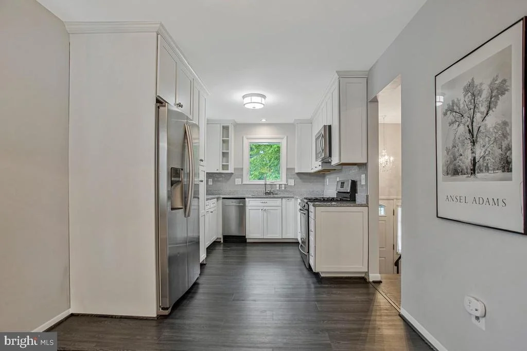 Photo of 454 MANOR ROAD
