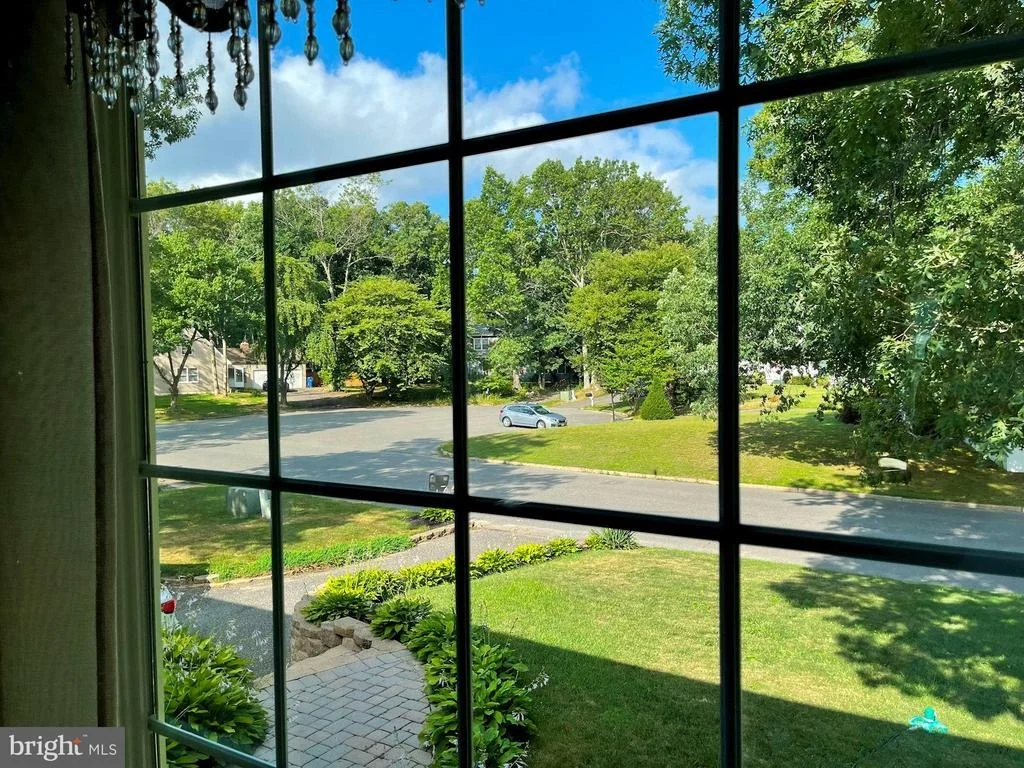 Photo of 212 WELDON ROAD
