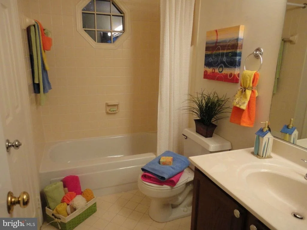 Photo of 21 LEATHERLEAF COURT