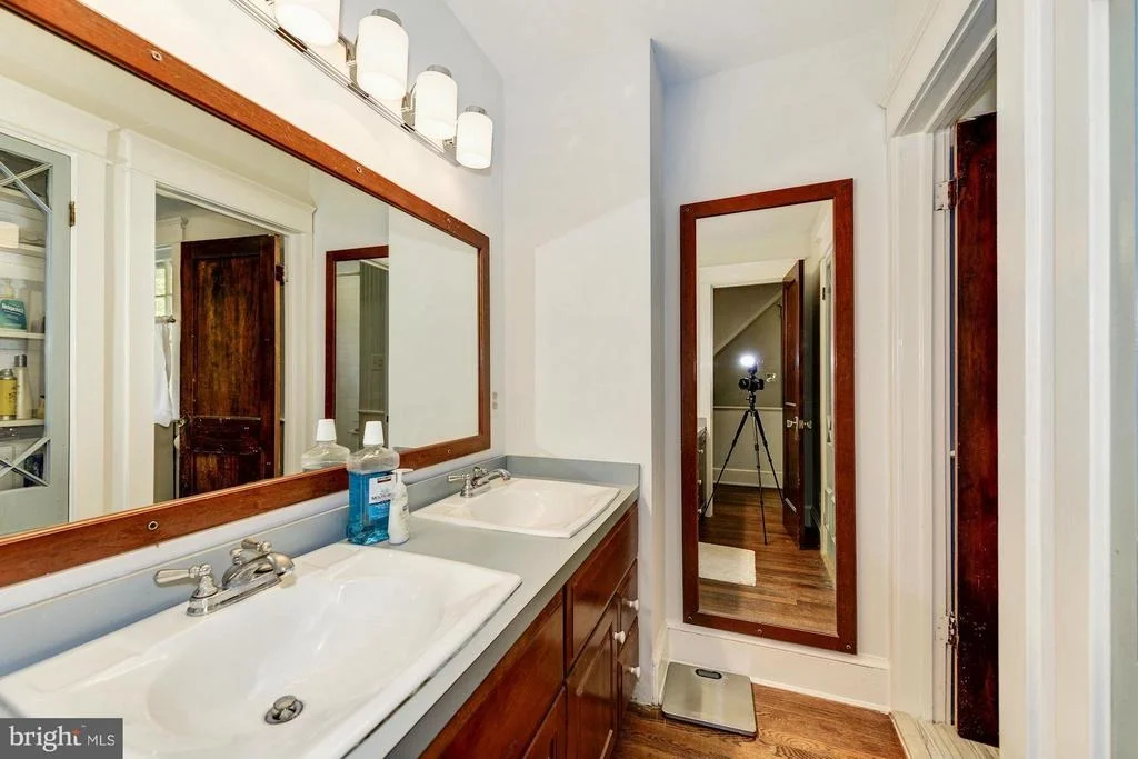 Photo of 4011 GALLOWS ROAD