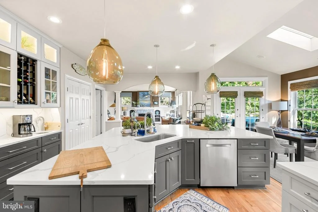 Photo of 4606 MOCKINGBIRD LANE