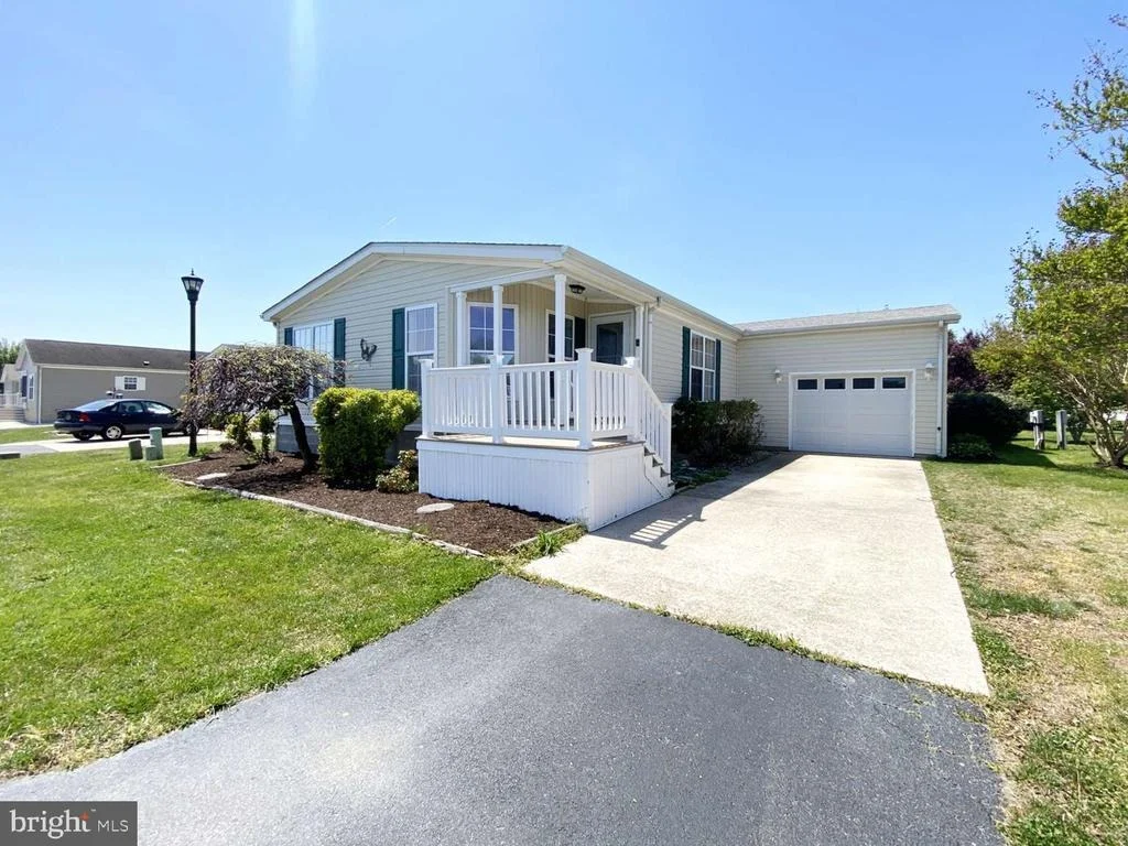 Photo of 4 MAYFAIR LANE
