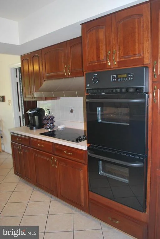 Photo of 914 CLINTWOOD DRIVE