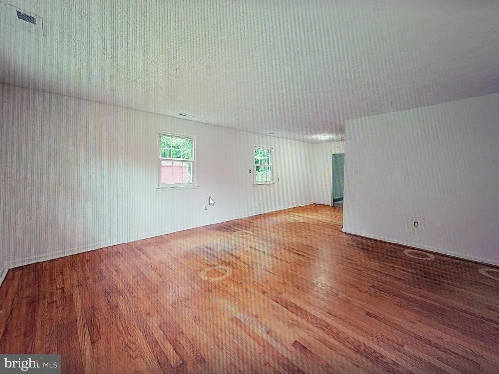 Photo of 7013 TRAILS END ROAD