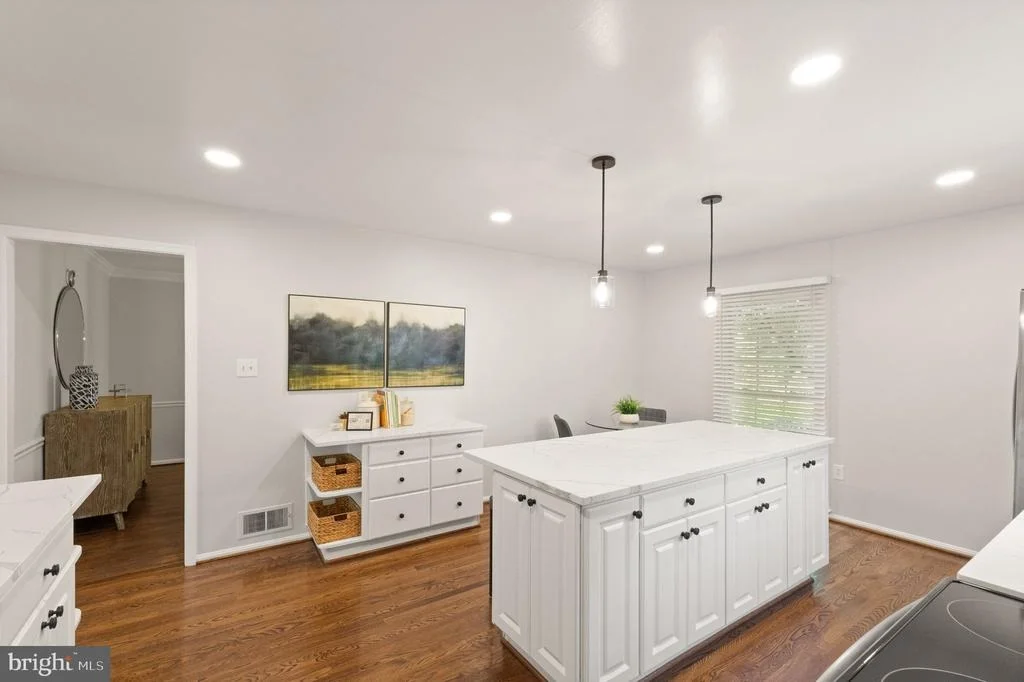 Photo of 2037 DURAND DRIVE