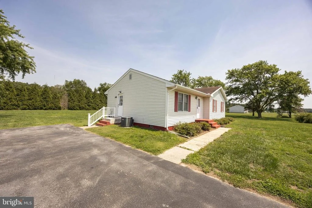 Photo of 8525 N WEST ROAD