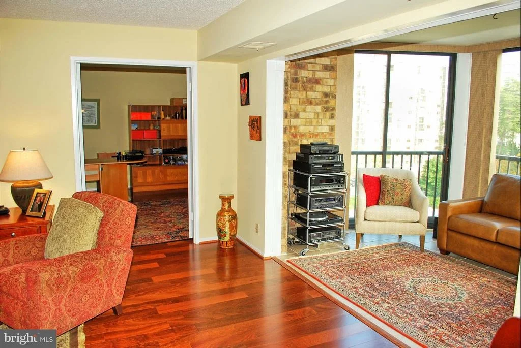Photo of Unit 508 at 5902 MOUNT EAGLE DRIVE