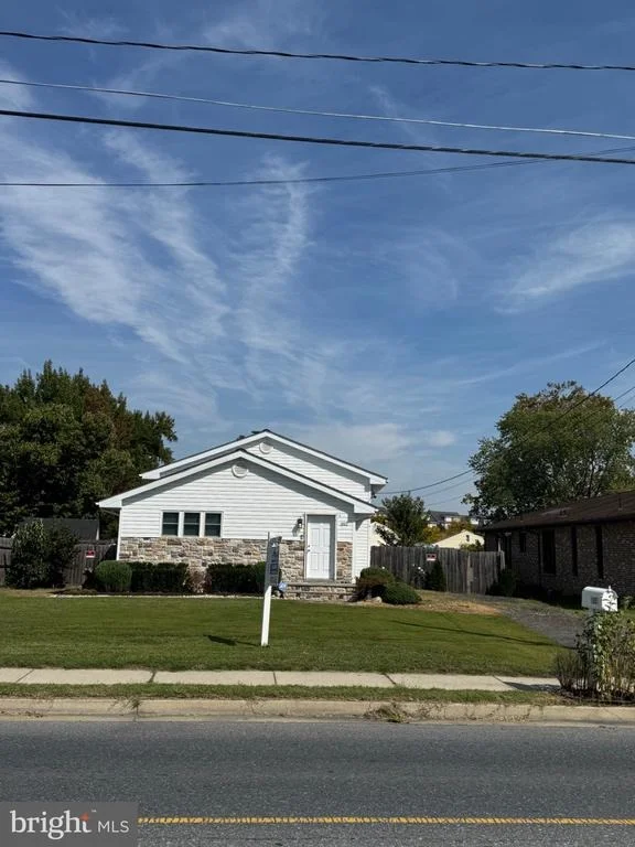 Photo of 1952 FOREST DRIVE