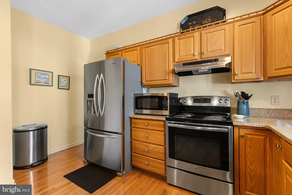 Photo of 33 SIOUX DRIVE