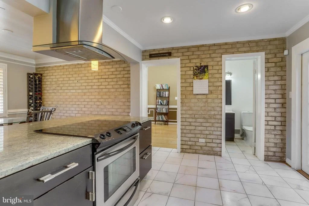 Photo of 6808 HOUNDMASTER ROAD