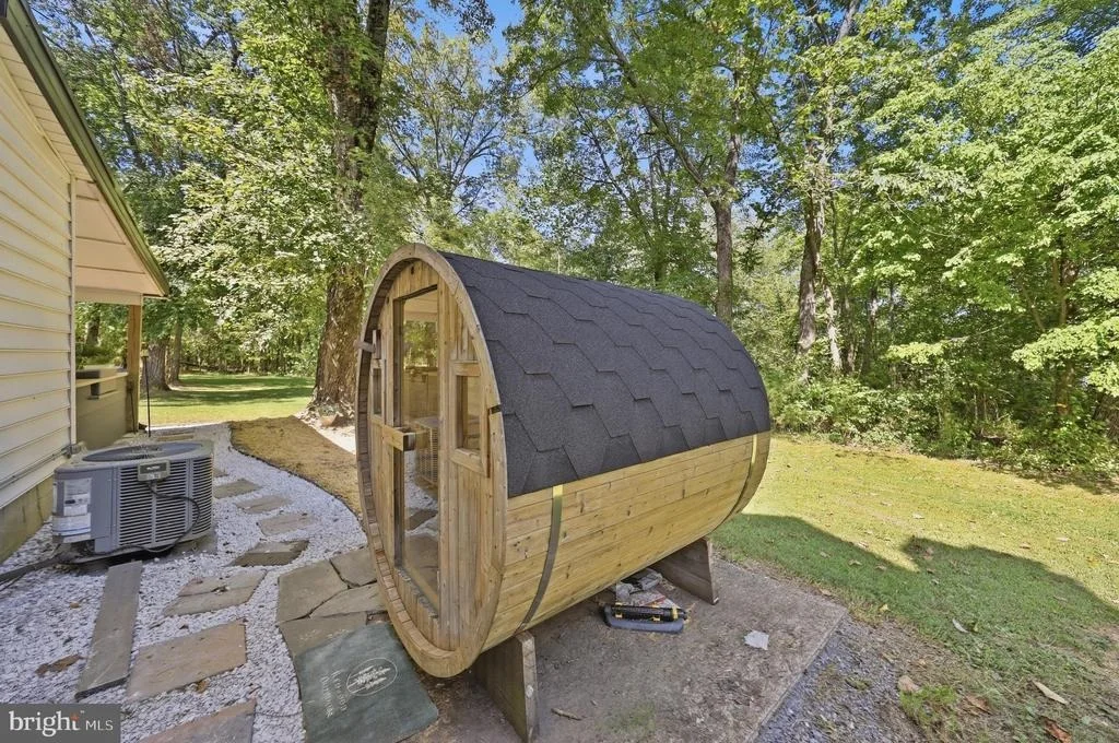 Photo of 10814 POWELL ROAD
