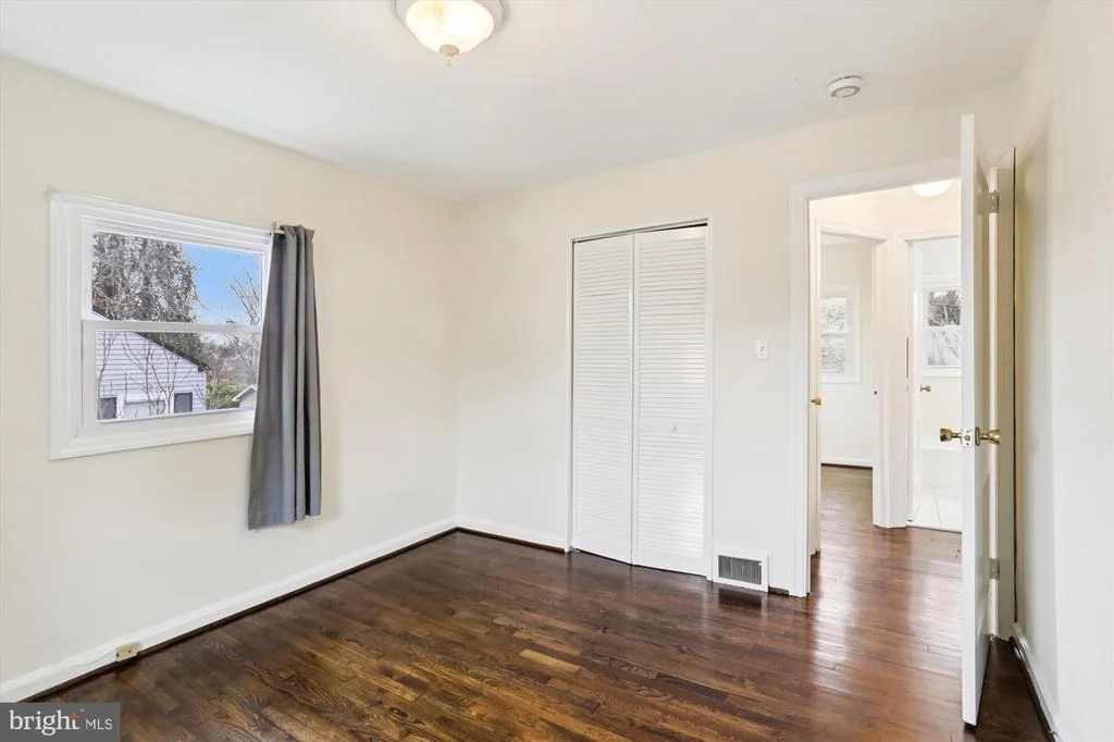Photo of 12317 MIDDLE ROAD