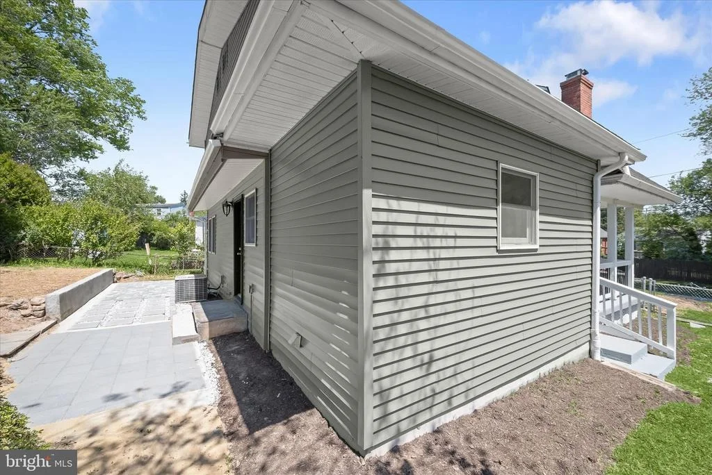 Photo of 10128 HEREFORD PLACE
