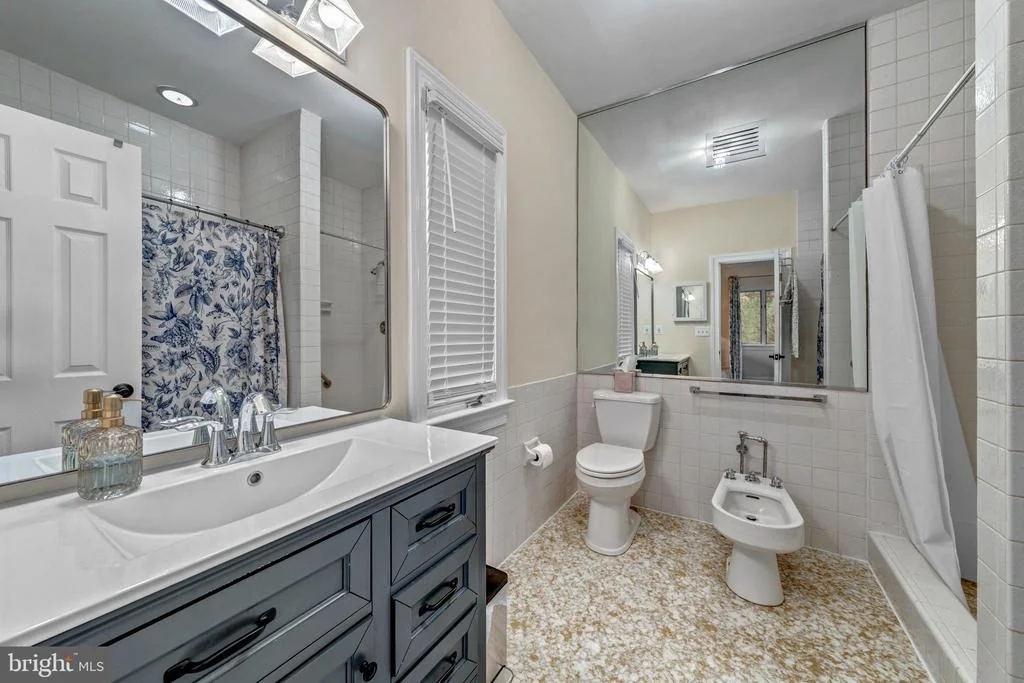 Photo of 1502 HIGHWOOD DRIVE