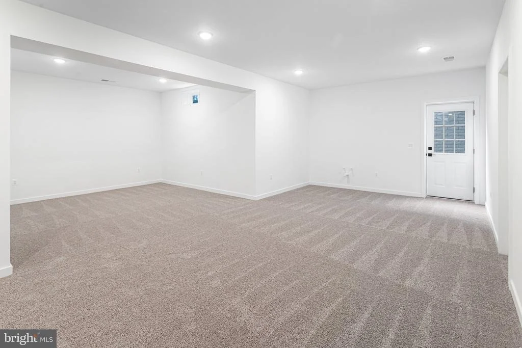 Photo of 2083 SPRINGVALE DRIVE