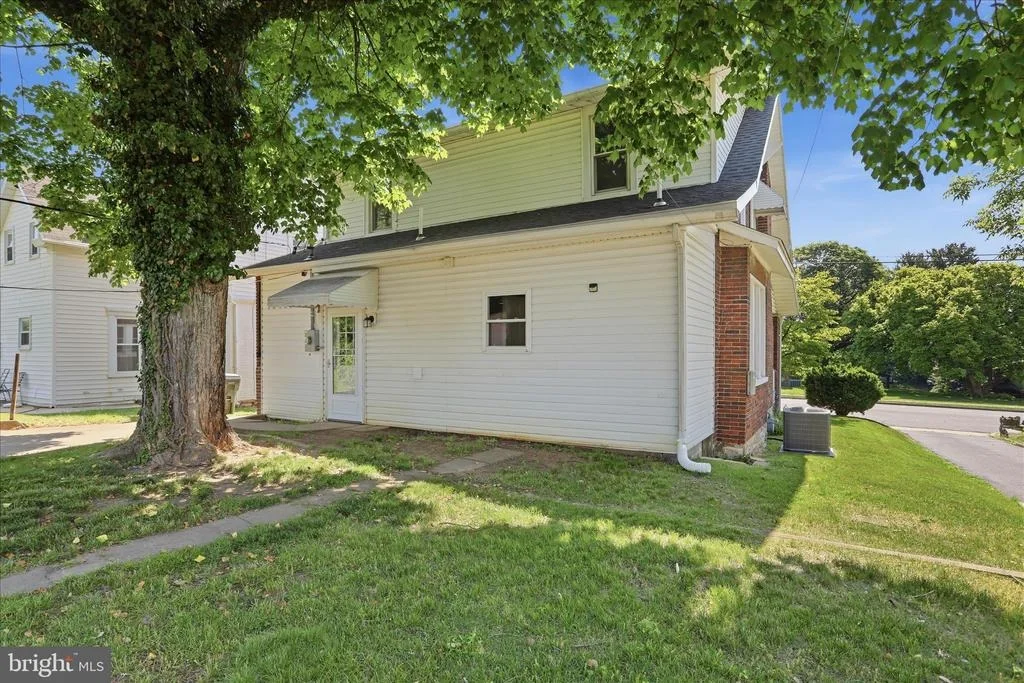 Photo of 819 SUMMIT AVENUE
