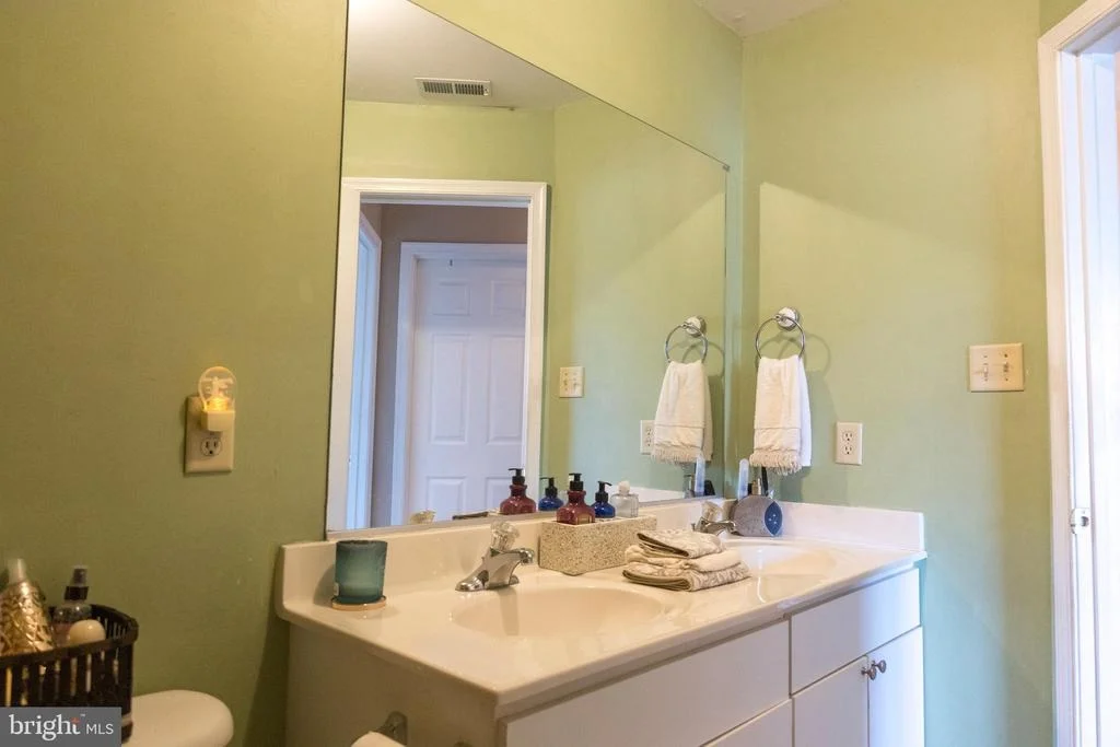 Photo of 100 3RD AVENUE