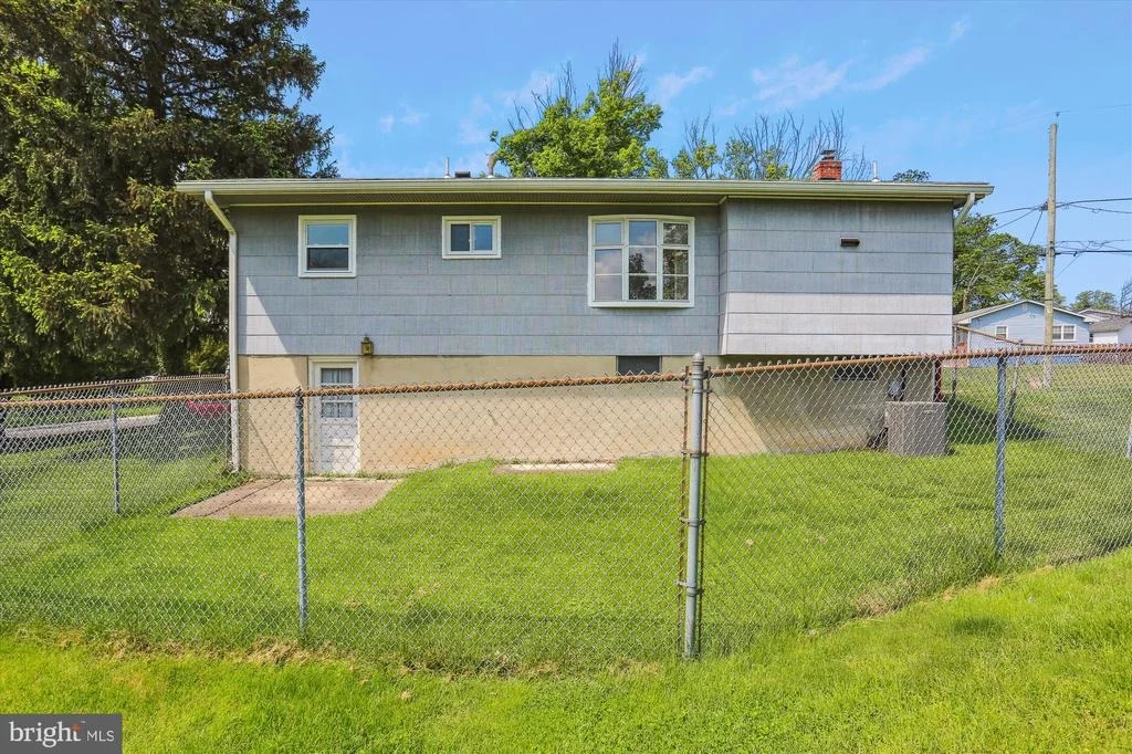 Photo of 13901 BAUER DRIVE