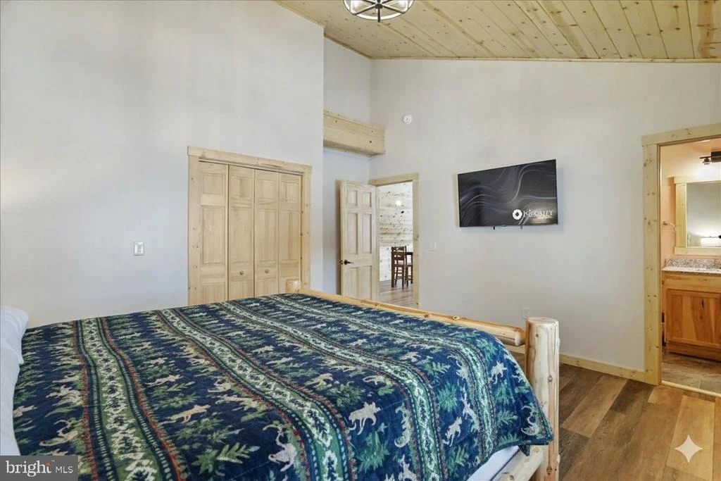 Photo of 957 N CAMP ROAD