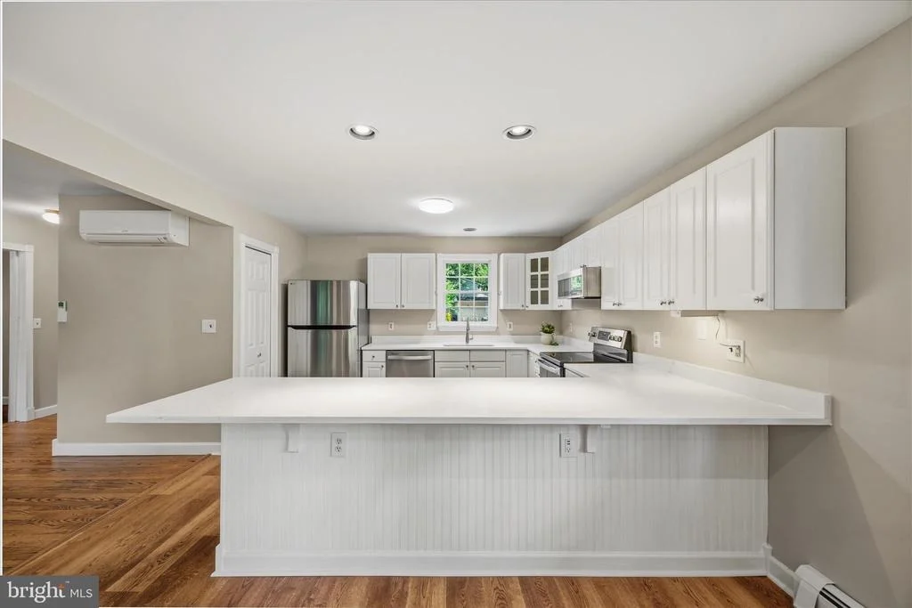 Photo of 565 SUNSET KNOLL ROAD