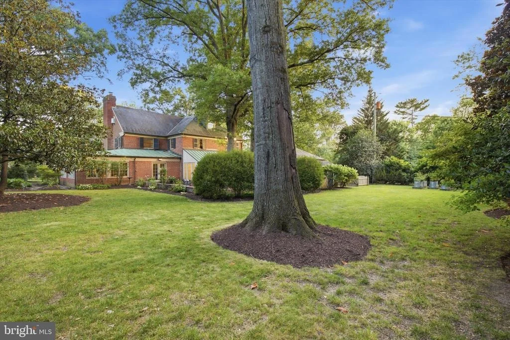 Photo of 2 BELLEMORE ROAD