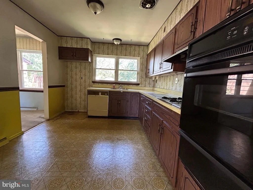Photo of 9512 SMALL DRIVE