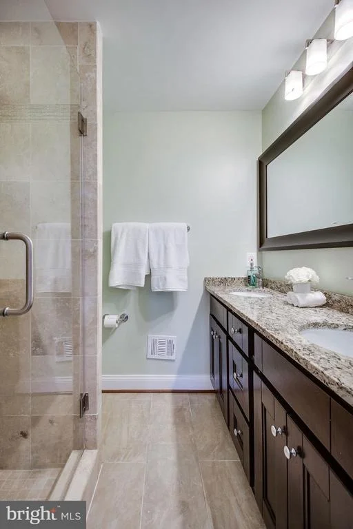 Photo of 919 JUNIPER PLACE