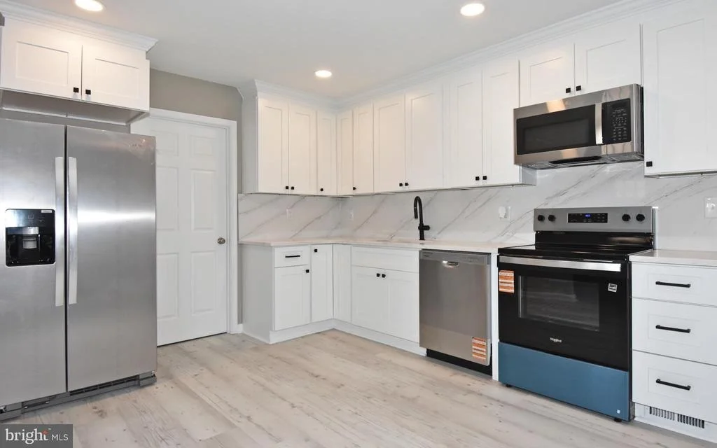 Photo of 516 OVERBROOK DRIVE