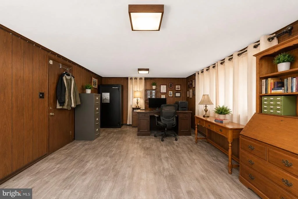 Photo of 6213 WHITE OAK DRIVE