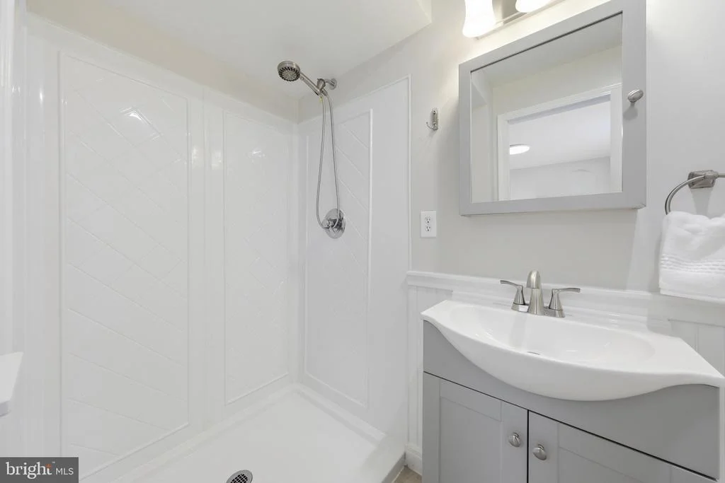 Photo of 6113 ELAINE DRIVE