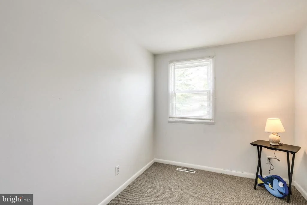 Photo of 937 GROVEHILL ROAD