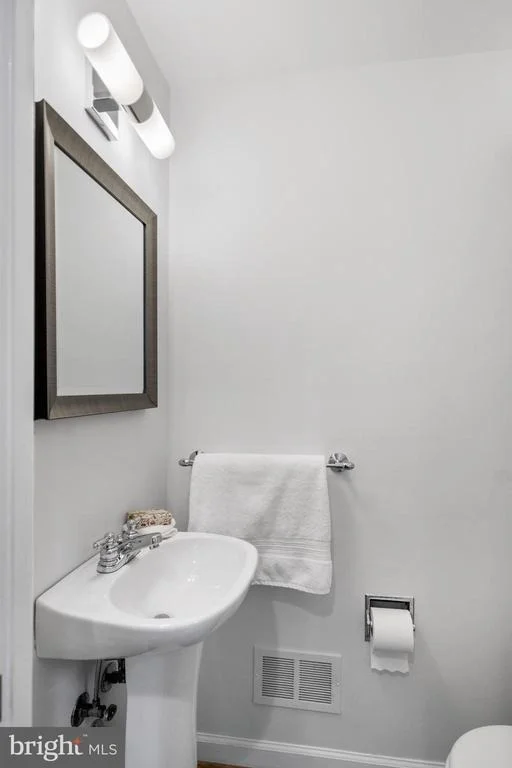 Photo of 7301 SUMMIT AVENUE