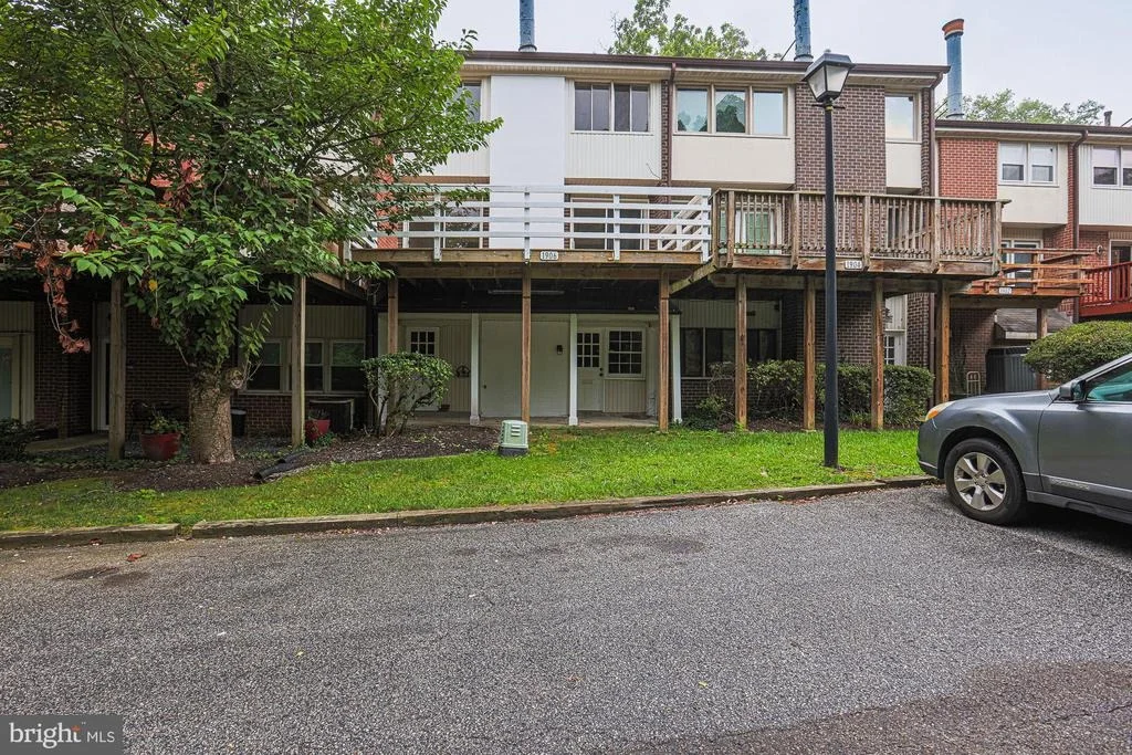 Photo of 1906 GREENHAVEN DRIVE