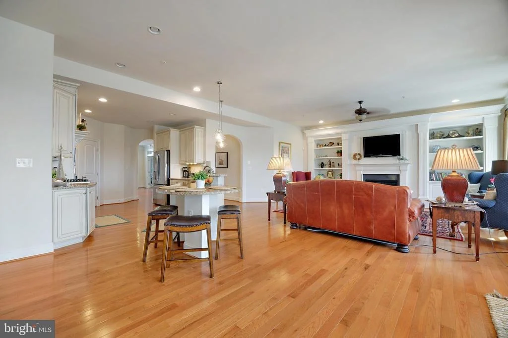 Photo of 2926 LEVEE DRIVE