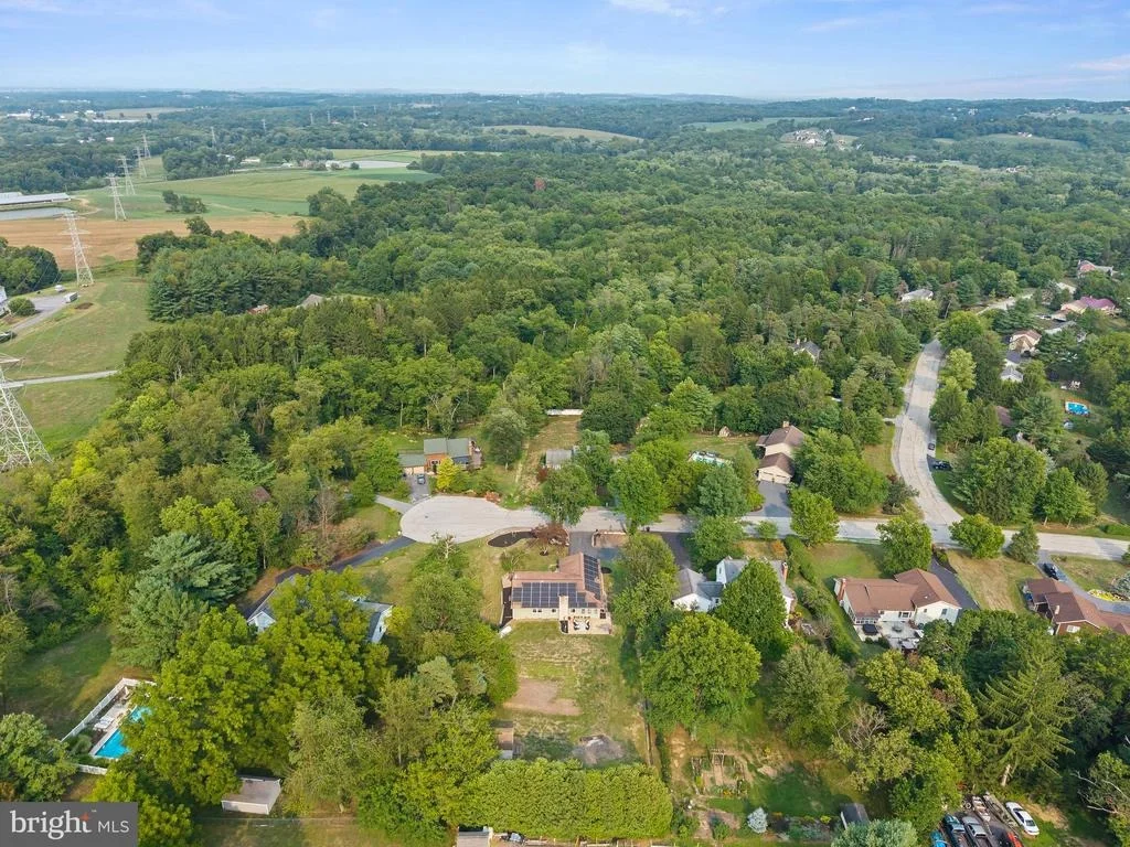 Photo of 223 PINEVIEW DRIVE