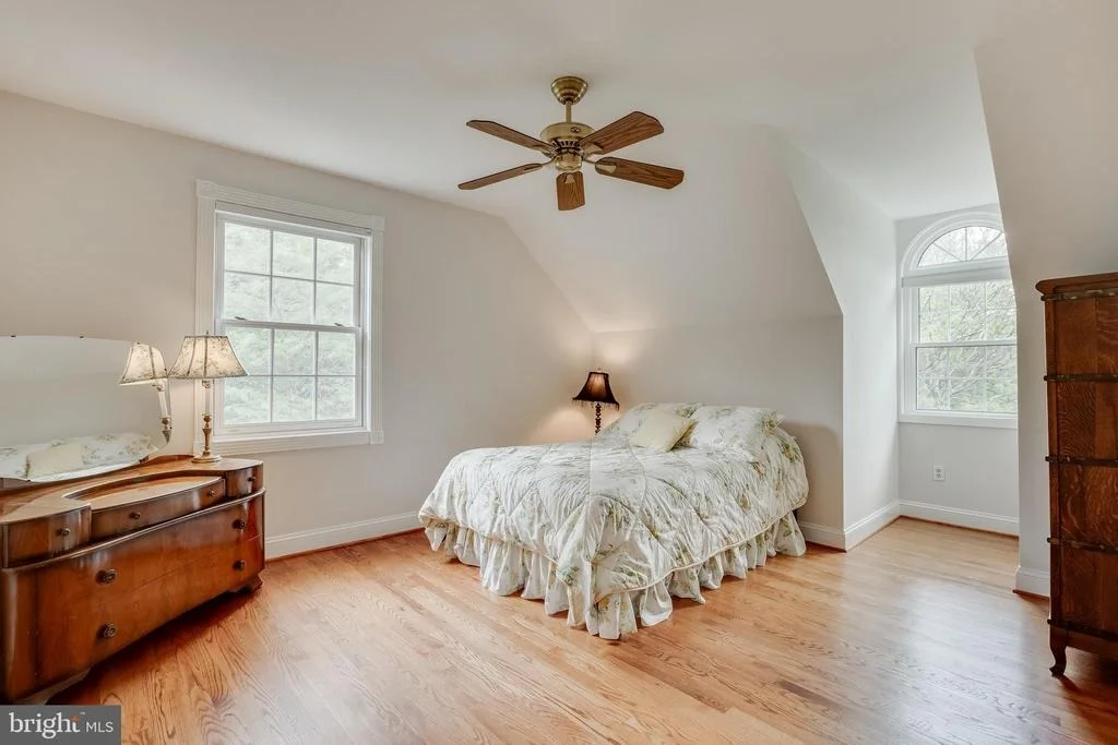 Photo of 6504 GRIFFITH ROAD