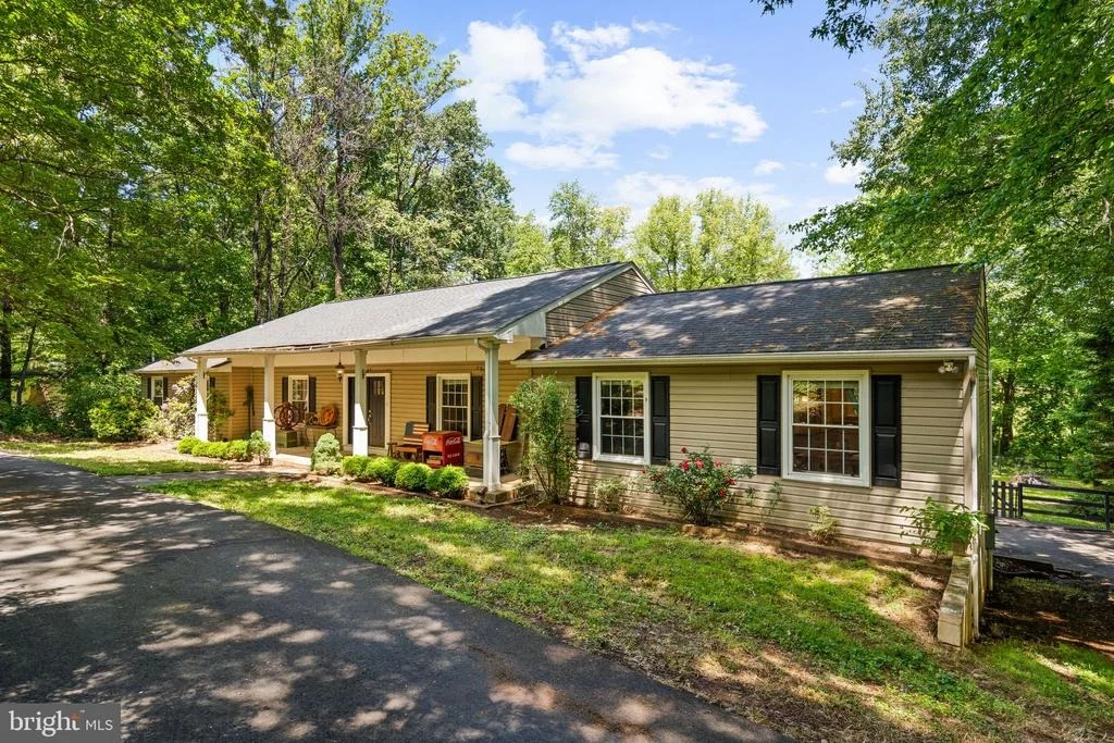 Photo of 7281 FORREST ROAD