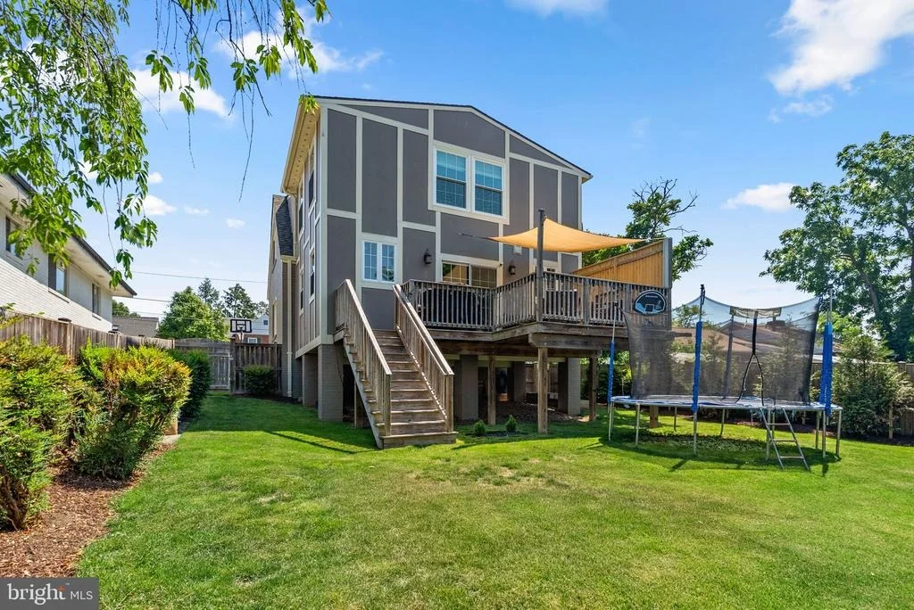 Photo of 9504 BILTMORE DRIVE