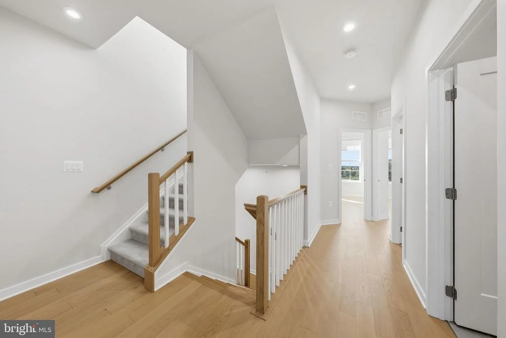 Photo of 43556 CENTERGATE DRIVE