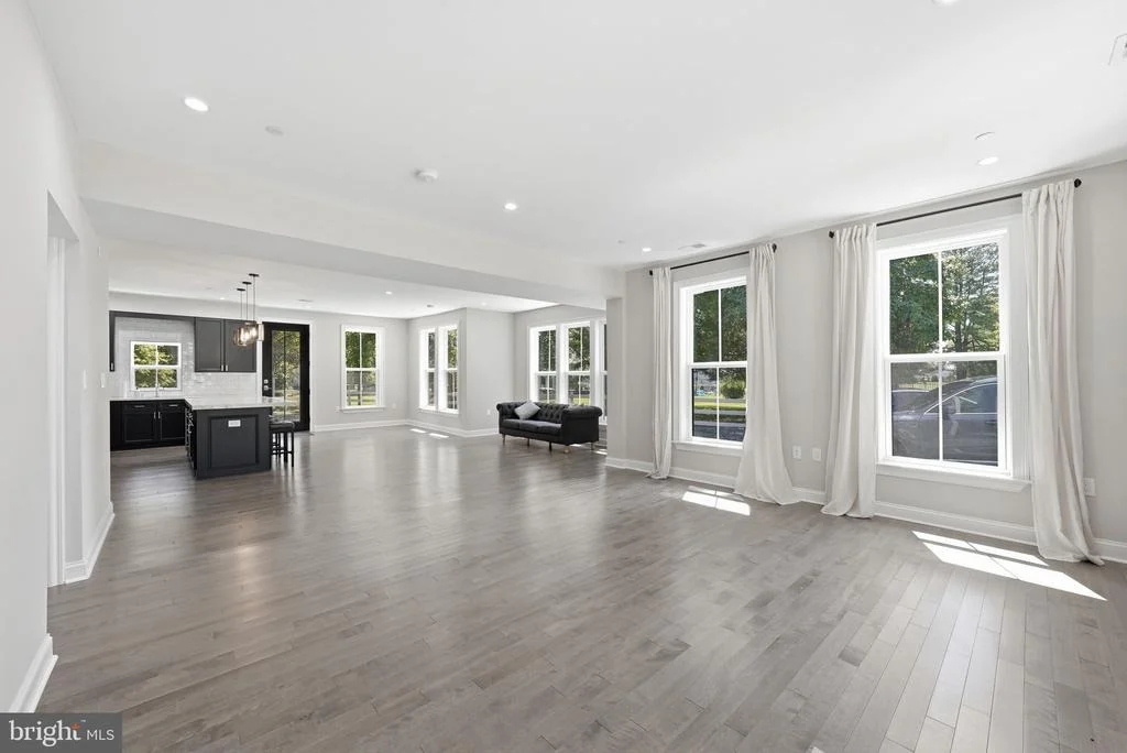 Photo of 1211 LINTON LANE