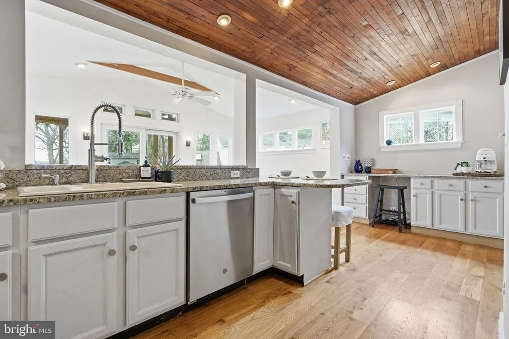 Photo of 1446 RIDGEWAY